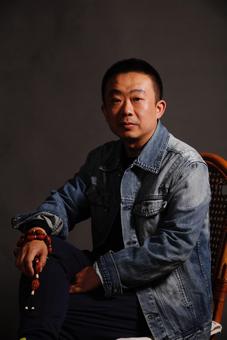 画家书法家何德威个人艺术简介,何德威画家简介,何德威作品价格,何德威个人简介,何德威艺术作品,书法家何德威简介,画家何德威简介