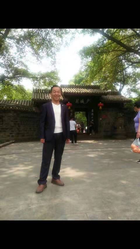 画家书法家徐国钧个人艺术简介,徐国钧画家简介,徐国钧作品价格,徐国钧个人简介,徐国钧艺术作品,书法家徐国钧简介,画家徐国钧简介
