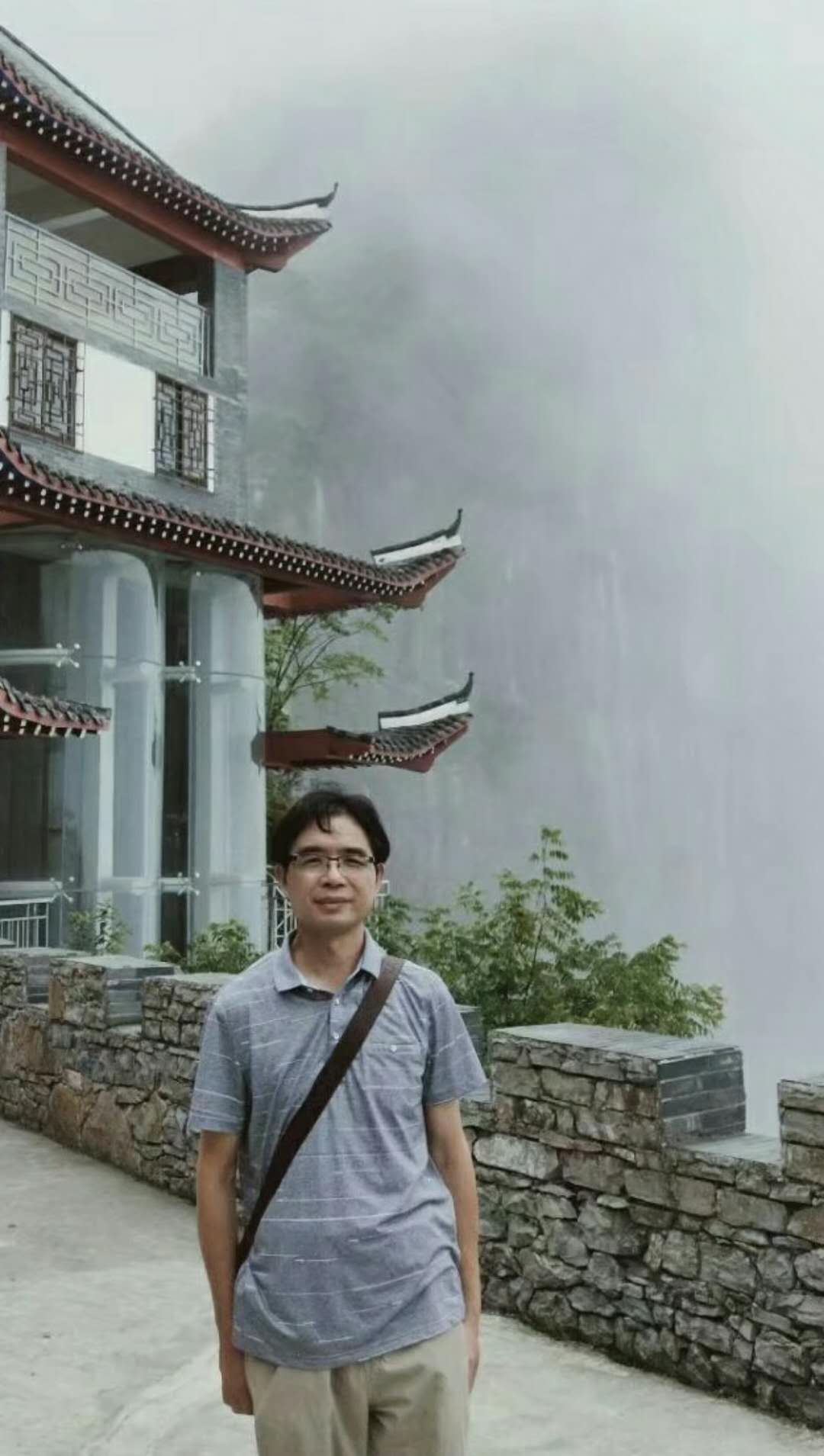 画家书法家王志清个人艺术简介,王志清画家简介,王志清作品价格,王志清个人简介,王志清艺术作品,书法家王志清简介,画家王志清简介
