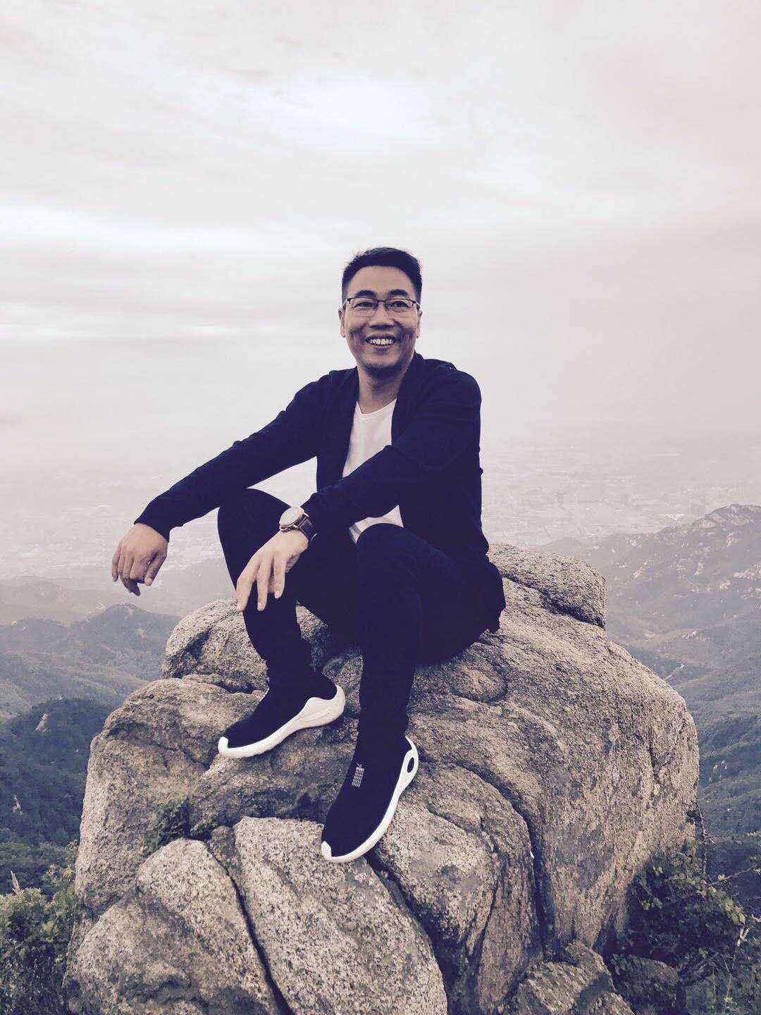 画家书法家何文亮个人艺术简介,何文亮画家简介,何文亮作品价格,何文亮个人简介,何文亮艺术作品,书法家何文亮简介,画家何文亮简介
