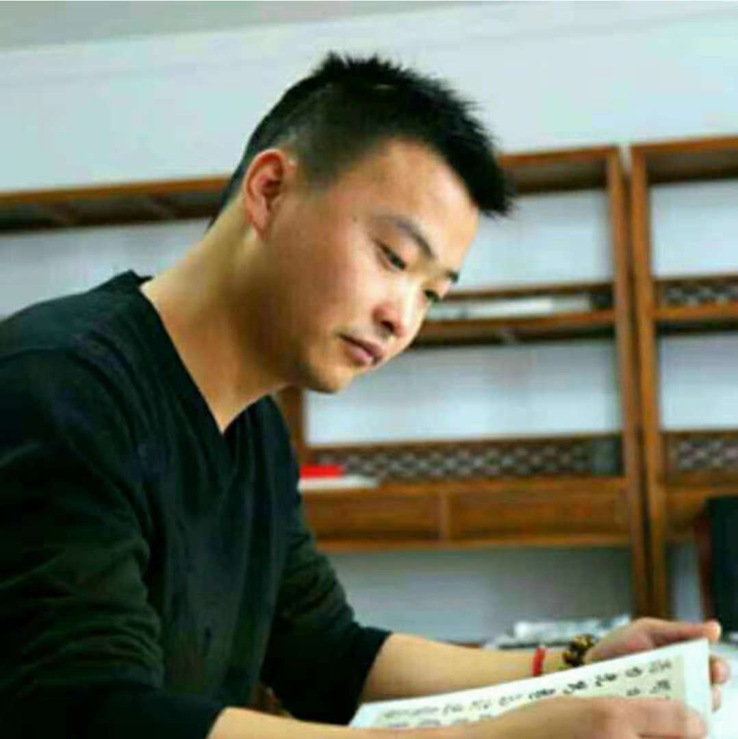 画家书法家陈小龙个人艺术简介,陈小龙画家简介,陈小龙作品价格,陈小龙个人简介,陈小龙艺术作品,书法家陈小龙简介,画家陈小龙简介