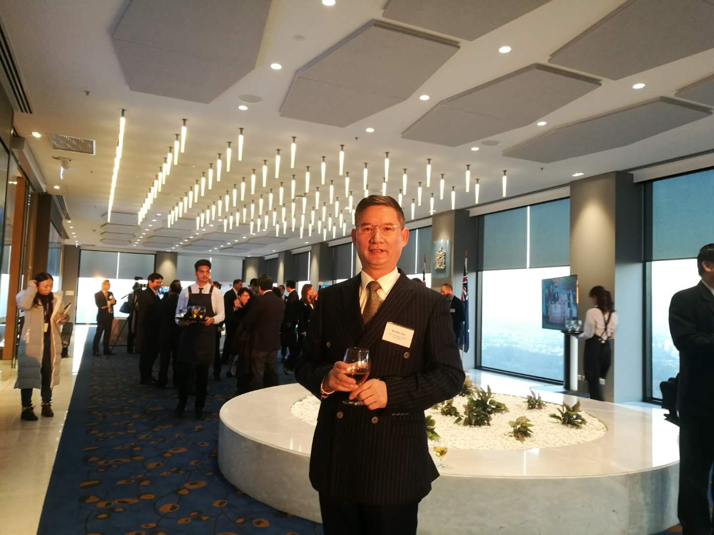 画家书法家尤本林个人艺术简介,尤本林画家简介,尤本林作品价格,尤本林个人简介,尤本林艺术作品,书法家尤本林简介,画家尤本林简介