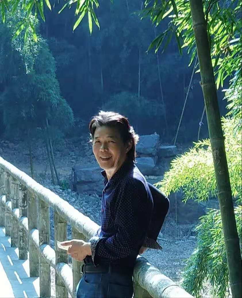 画家书法家秦建华个人艺术简介,秦建华画家简介,秦建华作品价格,秦建华个人简介,秦建华艺术作品,书法家秦建华简介,画家秦建华简介