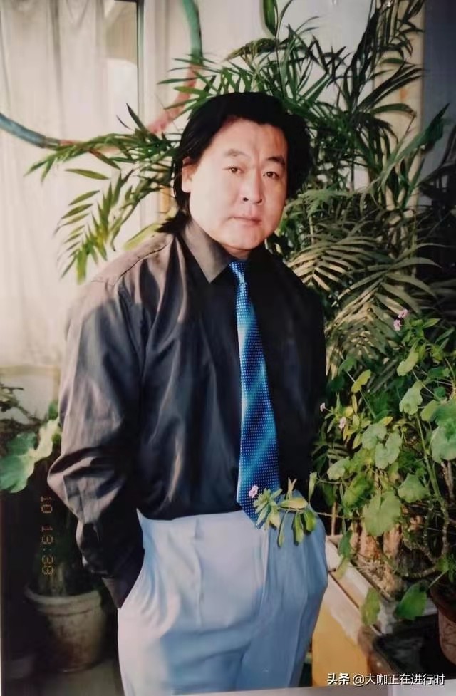 画家书法家方瑞个人艺术简介,方瑞画家简介,方瑞作品价格,方瑞个人简介,方瑞艺术作品,书法家方瑞简介,画家方瑞简介