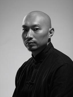 画家书法家郑峻威个人艺术简介,郑峻威画家简介,郑峻威作品价格,郑峻威个人简介,郑峻威艺术作品,书法家郑峻威简介,画家郑峻威简介