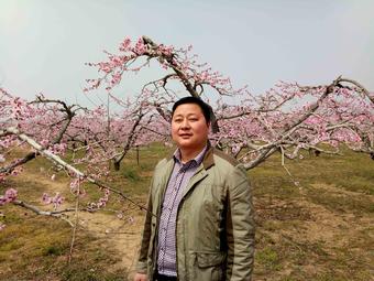 画家书法家王振华个人艺术简介,王振华画家简介,王振华作品价格,王振华个人简介,王振华艺术作品,书法家王振华简介,画家王振华简介
