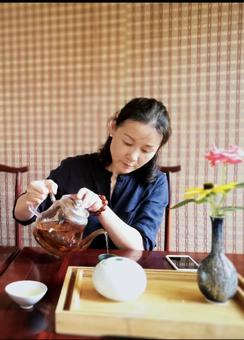 画家书法家高红个人艺术简介,高红画家简介,高红作品价格,高红个人简介,高红艺术作品,书法家高红简介,画家高红简介