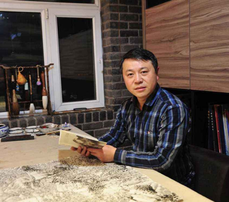 画家书法家刘振威个人艺术简介,刘振威画家简介,刘振威作品价格,刘振威个人简介,刘振威艺术作品,书法家刘振威简介,画家刘振威简介