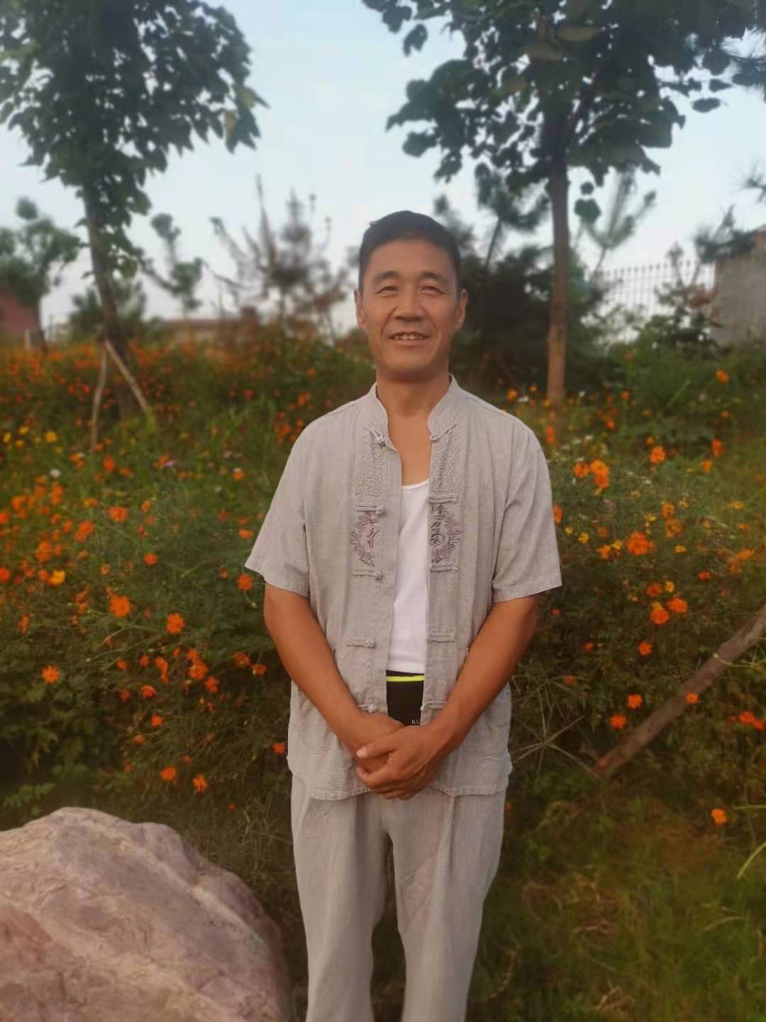 画家书法家王新书个人艺术简介,王新书画家简介,王新书作品价格,王新书个人简介,王新书艺术作品,书法家王新书简介,画家王新书简介