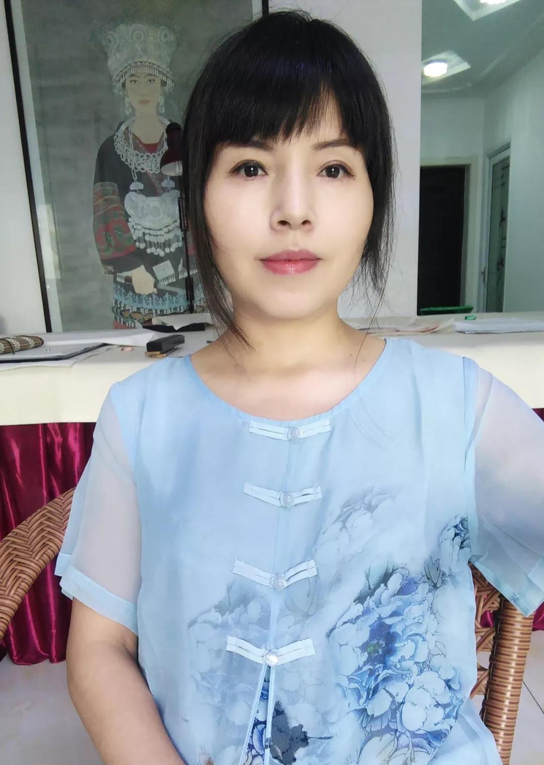 画家书法家许红个人艺术简介,许红画家简介,许红作品价格,许红个人简介,许红艺术作品,书法家许红简介,画家许红简介