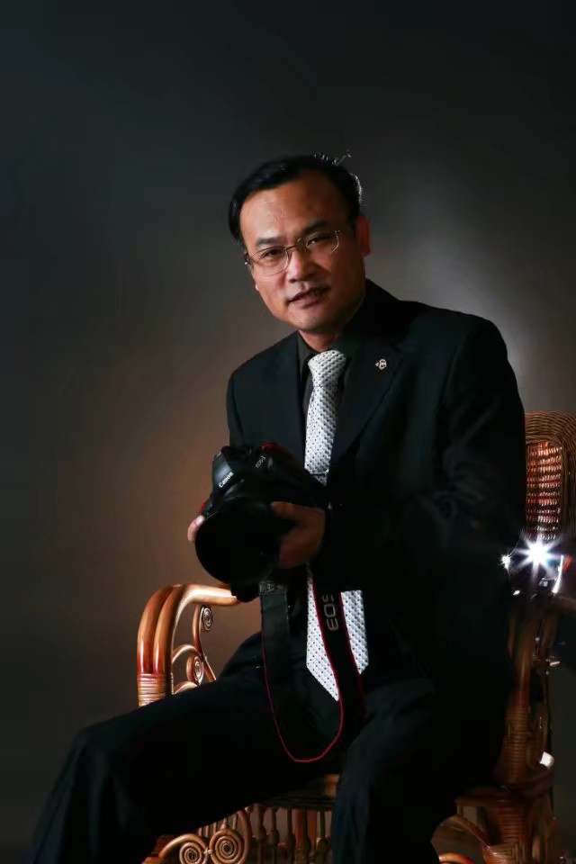 画家书法家李东昇个人艺术简介,李东昇画家简介,李东昇作品价格,李东昇个人简介,李东昇艺术作品,书法家李东昇简介,画家李东昇简介