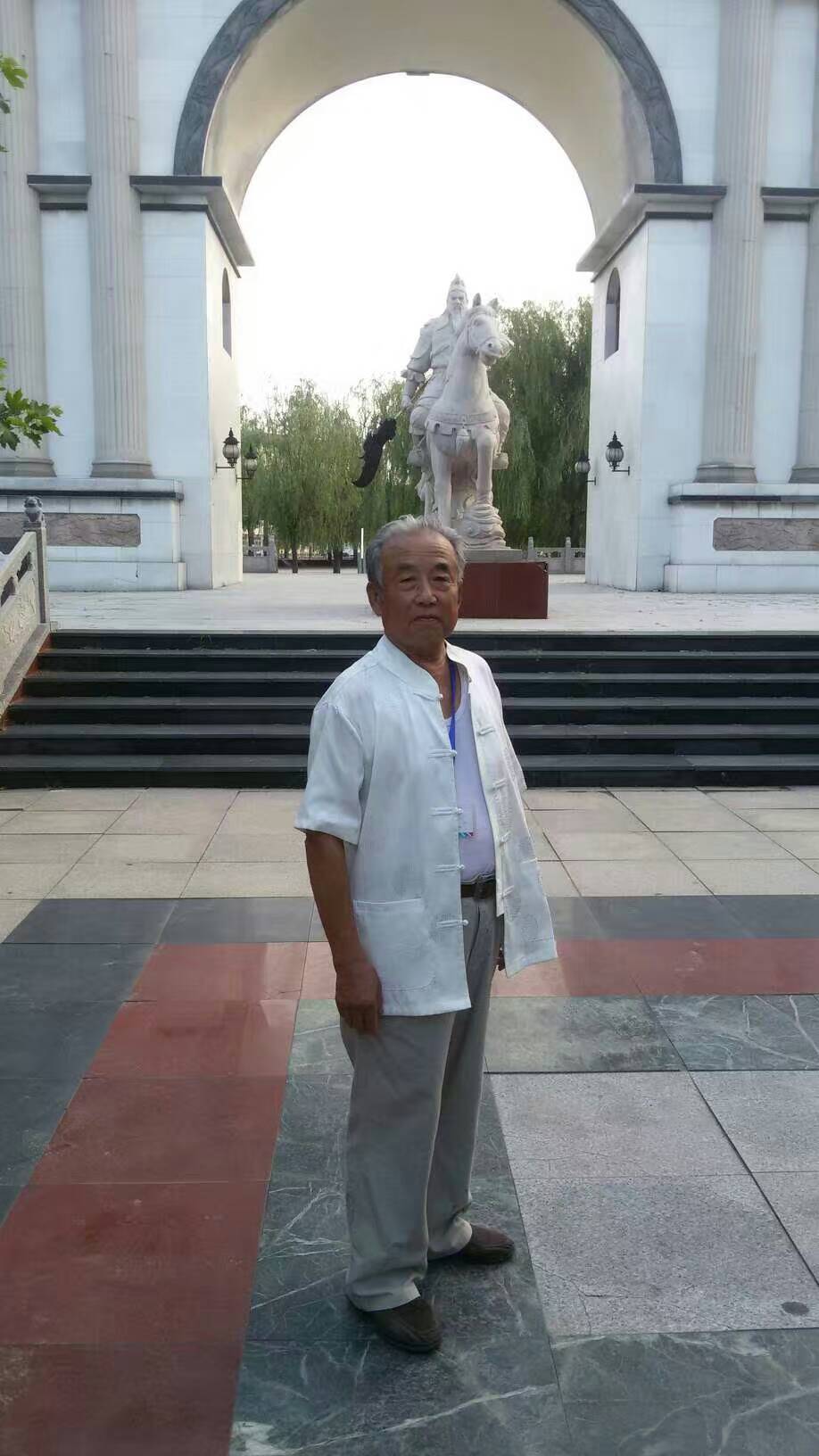 画家书法家孙荣昌个人艺术简介,孙荣昌画家简介,孙荣昌作品价格,孙荣昌个人简介,孙荣昌艺术作品,书法家孙荣昌简介,画家孙荣昌简介
