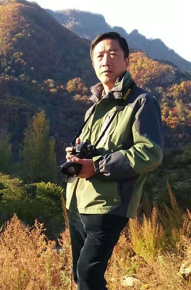 画家书法家李化钟个人艺术简介,李化钟画家简介,李化钟作品价格,李化钟个人简介,李化钟艺术作品,书法家李化钟简介,画家李化钟简介