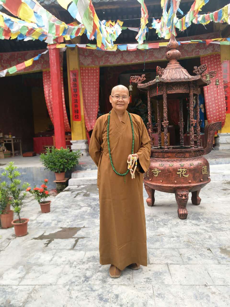 画家书法家释印慧个人艺术简介,释印慧画家简介,释印慧作品价格,释印慧个人简介,释印慧艺术作品,书法家释印慧简介,画家释印慧简介