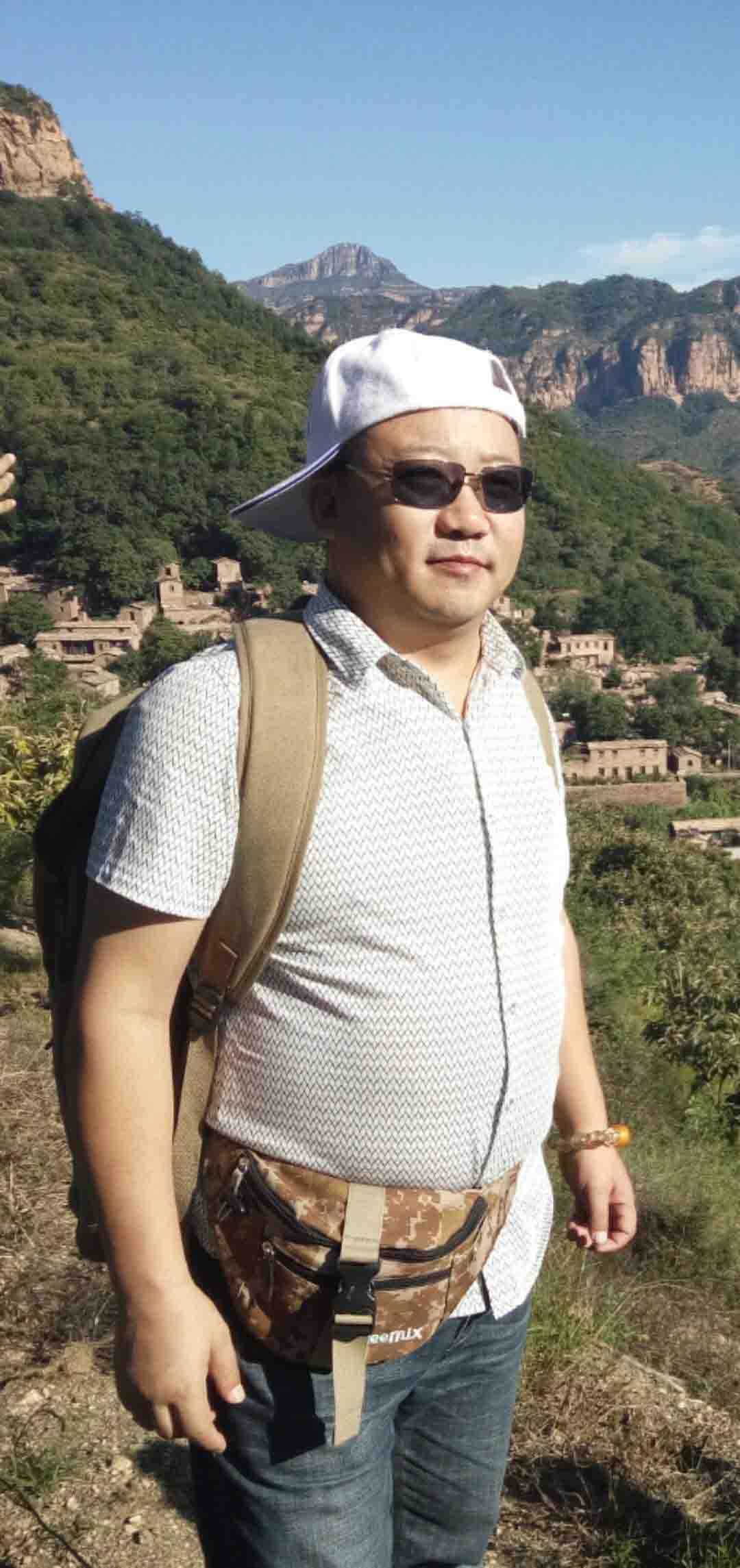 画家书法家马玉利个人艺术简介,马玉利画家简介,马玉利作品价格,马玉利个人简介,马玉利艺术作品,书法家马玉利简介,画家马玉利简介