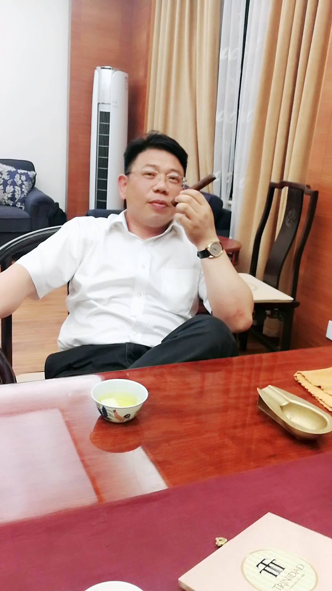画家书法家胡洪仁个人艺术简介,胡洪仁画家简介,胡洪仁作品价格,胡洪仁个人简介,胡洪仁艺术作品,书法家胡洪仁简介,画家胡洪仁简介