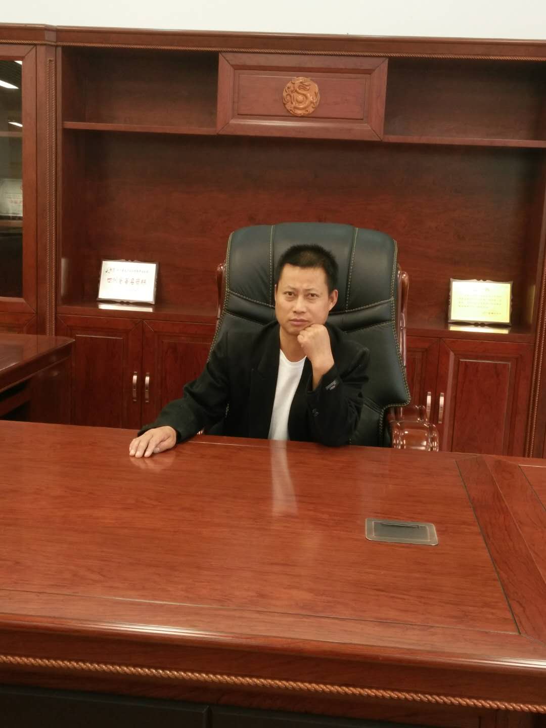 画家书法家郭义彬个人艺术简介,郭义彬画家简介,郭义彬作品价格,郭义彬个人简介,郭义彬艺术作品,书法家郭义彬简介,画家郭义彬简介