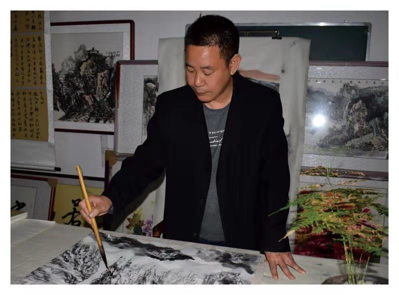 画家书法家杨成义个人艺术简介,杨成义画家简介,杨成义作品价格,杨成义个人简介,杨成义艺术作品,书法家杨成义简介,画家杨成义简介
