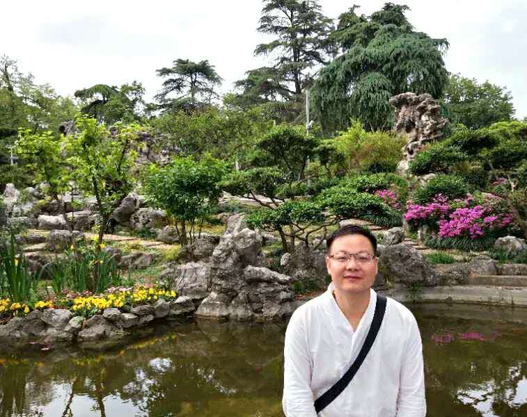 画家书法家卢军斌个人艺术简介,卢军斌画家简介,卢军斌作品价格,卢军斌个人简介,卢军斌艺术作品,书法家卢军斌简介,画家卢军斌简介