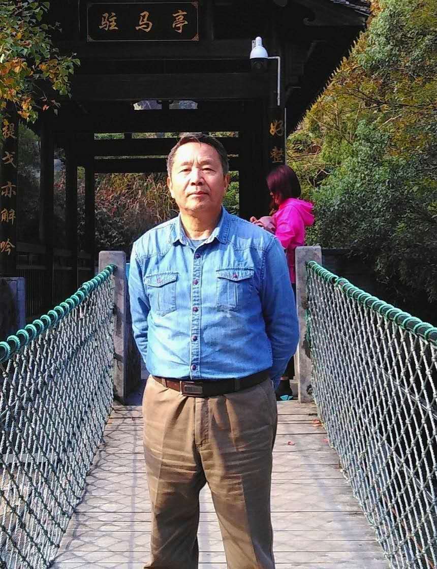 画家书法家徐亚东个人艺术简介,徐亚东画家简介,徐亚东作品价格,徐亚东个人简介,徐亚东艺术作品,书法家徐亚东简介,画家徐亚东简介