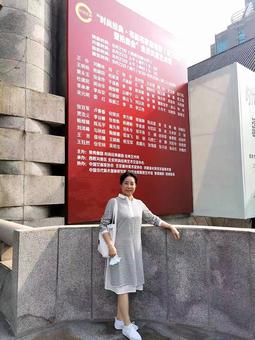 画家书法家余静个人艺术简介,余静画家简介,余静作品价格,余静个人简介,余静艺术作品,书法家余静简介,画家余静简介