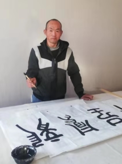 画家书法家何光辉个人艺术简介,何光辉画家简介,何光辉作品价格,何光辉个人简介,何光辉艺术作品,书法家何光辉简介,画家何光辉简介