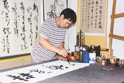 画家书法家洪学平个人艺术简介,洪学平画家简介,洪学平作品价格,洪学平个人简介,洪学平艺术作品,书法家洪学平简介,画家洪学平简介