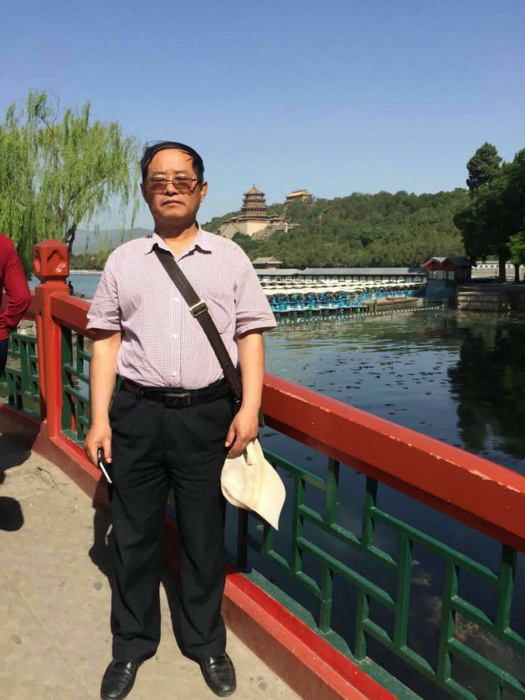 画家书法家张云凌个人艺术简介,张云凌画家简介,张云凌作品价格,张云凌个人简介,张云凌艺术作品,书法家张云凌简介,画家张云凌简介