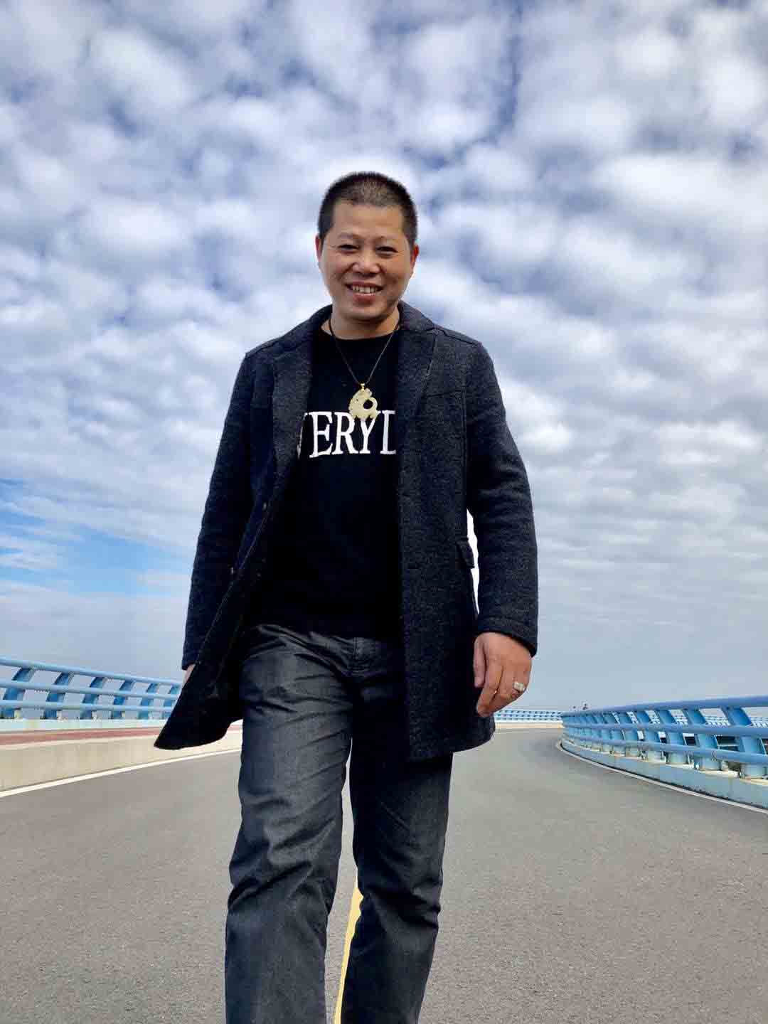 画家书法家谢黄洪个人艺术简介,谢黄洪画家简介,谢黄洪作品价格,谢黄洪个人简介,谢黄洪艺术作品,书法家谢黄洪简介,画家谢黄洪简介