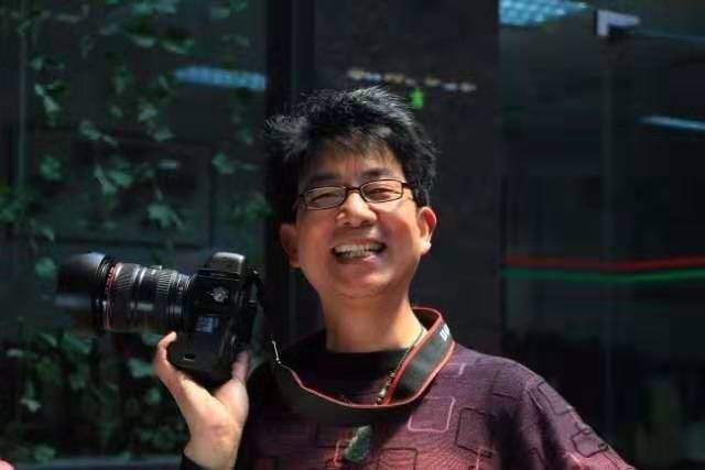 画家书法家万经年个人艺术简介,万经年画家简介,万经年作品价格,万经年个人简介,万经年艺术作品,书法家万经年简介,画家万经年简介
