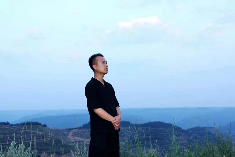 画家书法家张小刚个人艺术简介,张小刚画家简介,张小刚作品价格,张小刚个人简介,张小刚艺术作品,书法家张小刚简介,画家张小刚简介