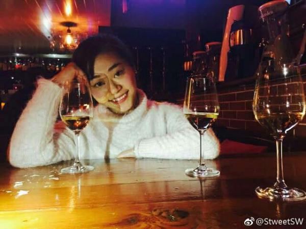 画家书法家何思维个人艺术简介,何思维画家简介,何思维作品价格,何思维个人简介,何思维艺术作品,书法家何思维简介,画家何思维简介