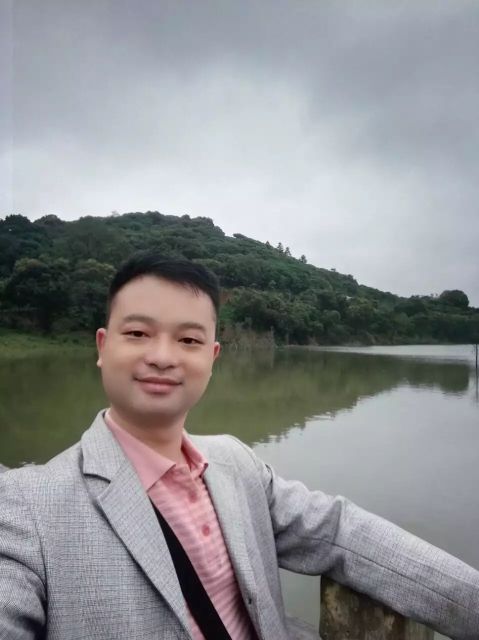 画家书法家卢春个人艺术简介,卢春画家简介,卢春作品价格,卢春个人简介,卢春艺术作品,书法家卢春简介,画家卢春简介