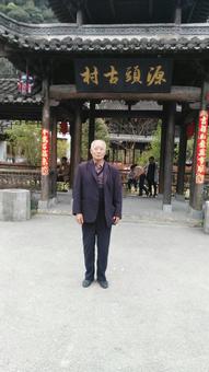 画家书法家白万兴个人艺术简介,白万兴画家简介,白万兴作品价格,白万兴个人简介,白万兴艺术作品,书法家白万兴简介,画家白万兴简介