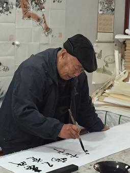 画家书法家杨龙生个人艺术简介,杨龙生画家简介,杨龙生作品价格,杨龙生个人简介,杨龙生艺术作品,书法家杨龙生简介,画家杨龙生简介