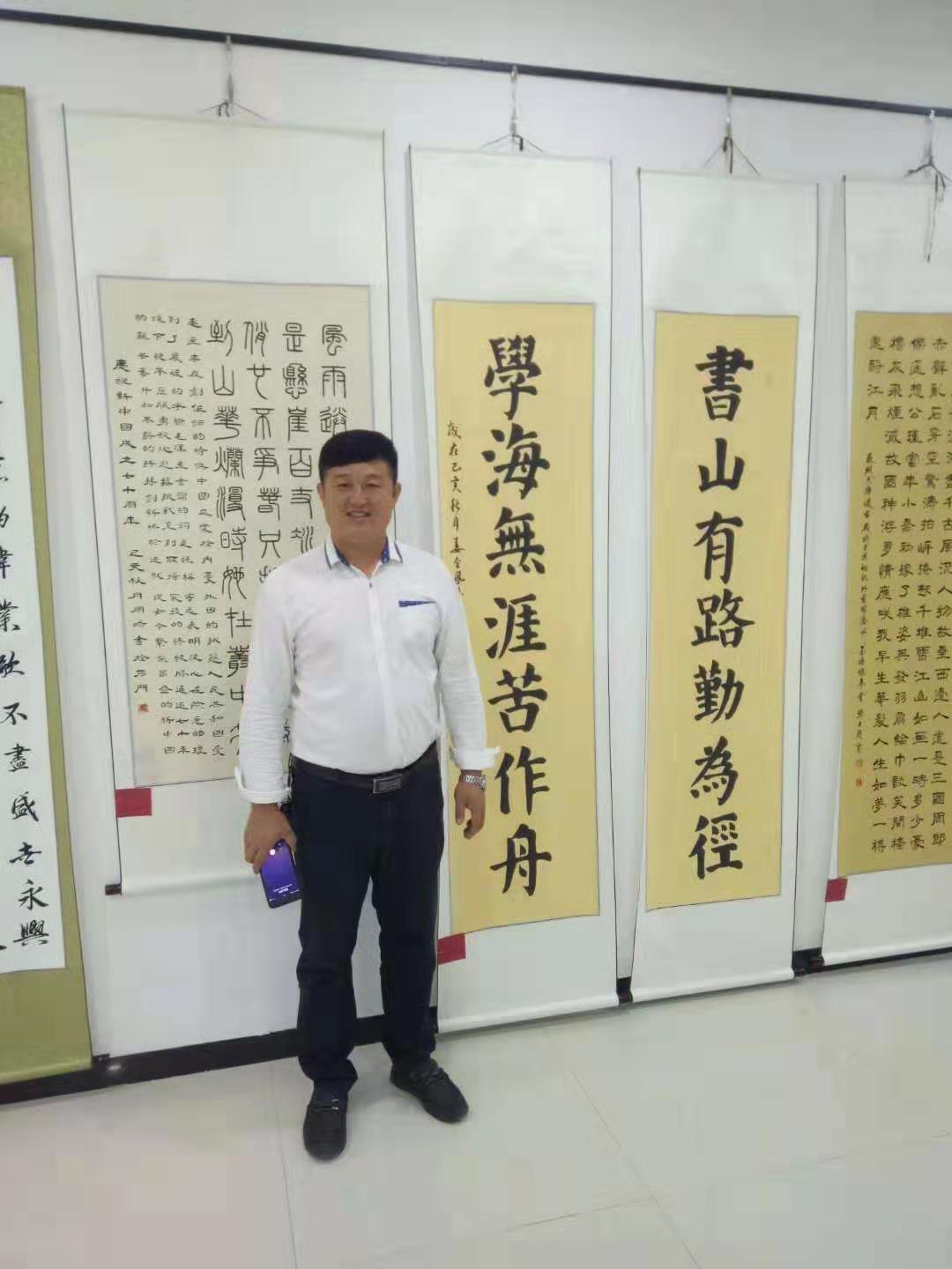 画家书法家许文广个人艺术简介,许文广画家简介,许文广作品价格,许文广个人简介,许文广艺术作品,书法家许文广简介,画家许文广简介