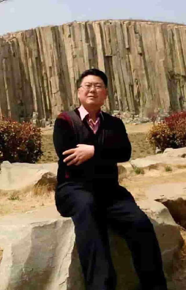 画家书法家解崇山个人艺术简介,解崇山画家简介,解崇山作品价格,解崇山个人简介,解崇山艺术作品,书法家解崇山简介,画家解崇山简介