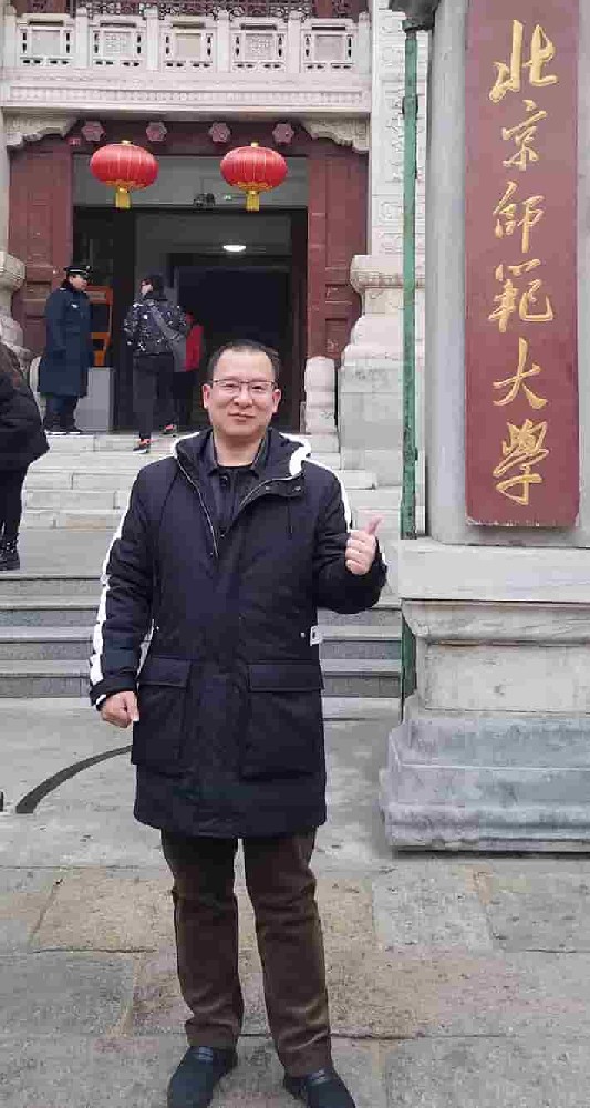 画家书法家彭英雄个人艺术简介,彭英雄画家简介,彭英雄作品价格,彭英雄个人简介,彭英雄艺术作品,书法家彭英雄简介,画家彭英雄简介