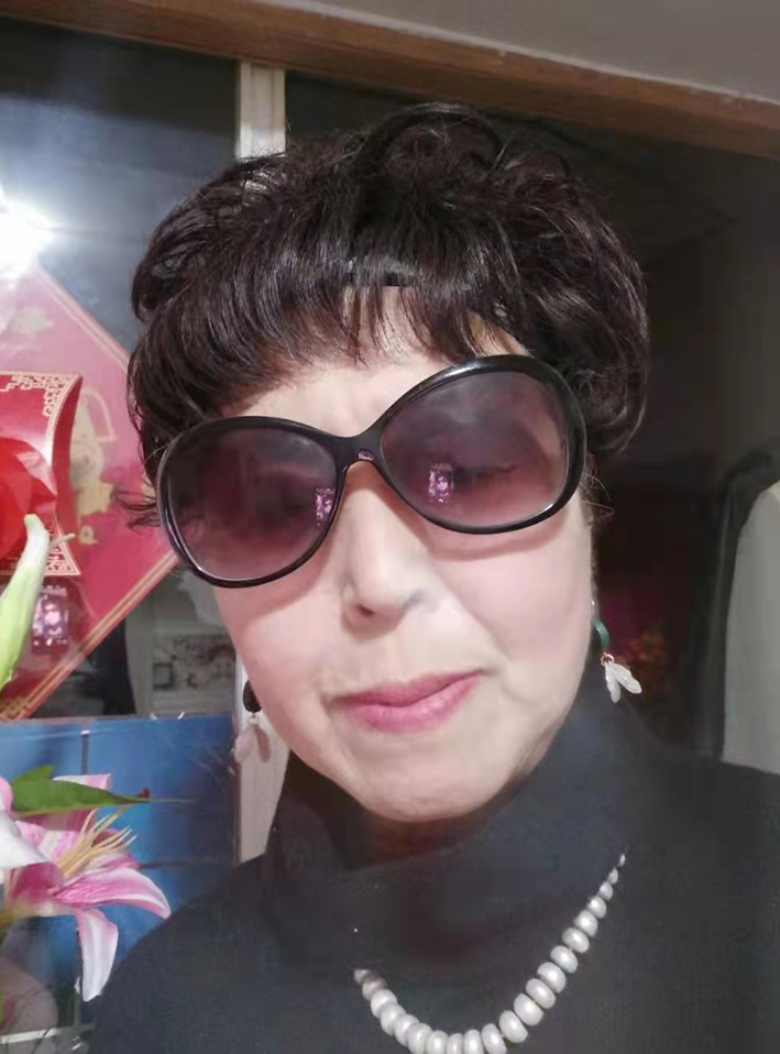 画家书法家冯安娜个人艺术简介,冯安娜画家简介,冯安娜作品价格,冯安娜个人简介,冯安娜艺术作品,书法家冯安娜简介,画家冯安娜简介