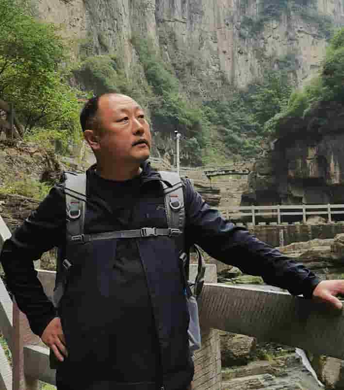 画家书法家张兆江个人艺术简介,张兆江画家简介,张兆江作品价格,张兆江个人简介,张兆江艺术作品,书法家张兆江简介,画家张兆江简介