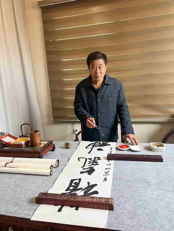 画家书法家窦智泉个人艺术简介,窦智泉画家简介,窦智泉作品价格,窦智泉个人简介,窦智泉艺术作品,书法家窦智泉简介,画家窦智泉简介