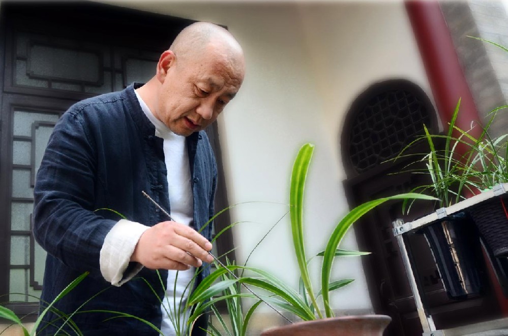画家书法家袁伟东个人艺术简介,袁伟东画家简介,袁伟东作品价格,袁伟东个人简介,袁伟东艺术作品,书法家袁伟东简介,画家袁伟东简介