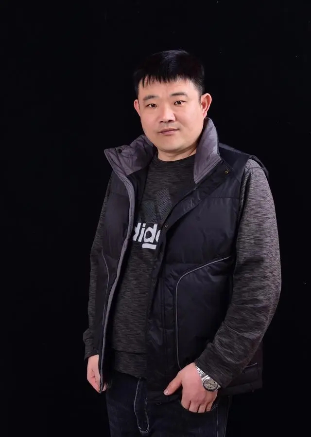 画家书法家刘金朋个人艺术简介,刘金朋画家简介,刘金朋作品价格,刘金朋个人简介,刘金朋艺术作品,书法家刘金朋简介,画家刘金朋简介