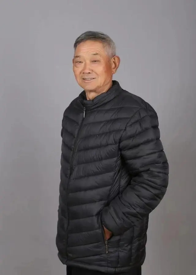 画家书法家刘允金个人艺术简介,刘允金画家简介,刘允金作品价格,刘允金个人简介,刘允金艺术作品,书法家刘允金简介,画家刘允金简介