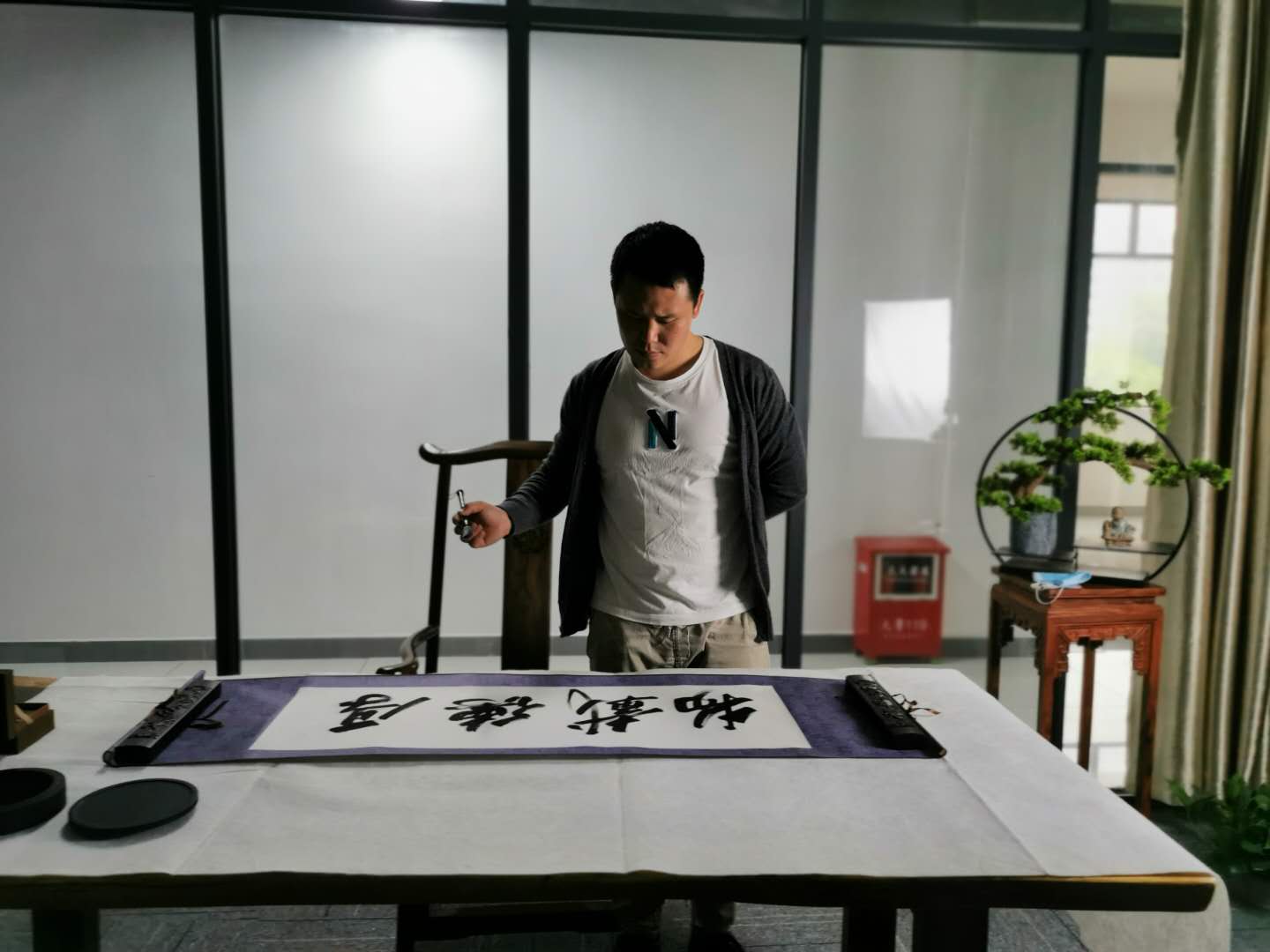 画家书法家胡信通个人艺术简介,胡信通画家简介,胡信通作品价格,胡信通个人简介,胡信通艺术作品,书法家胡信通简介,画家胡信通简介