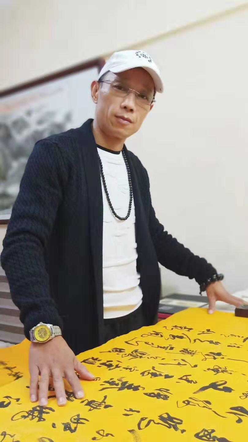 画家书法家张万忠个人艺术简介,张万忠画家简介,张万忠作品价格,张万忠个人简介,张万忠艺术作品,书法家张万忠简介,画家张万忠简介