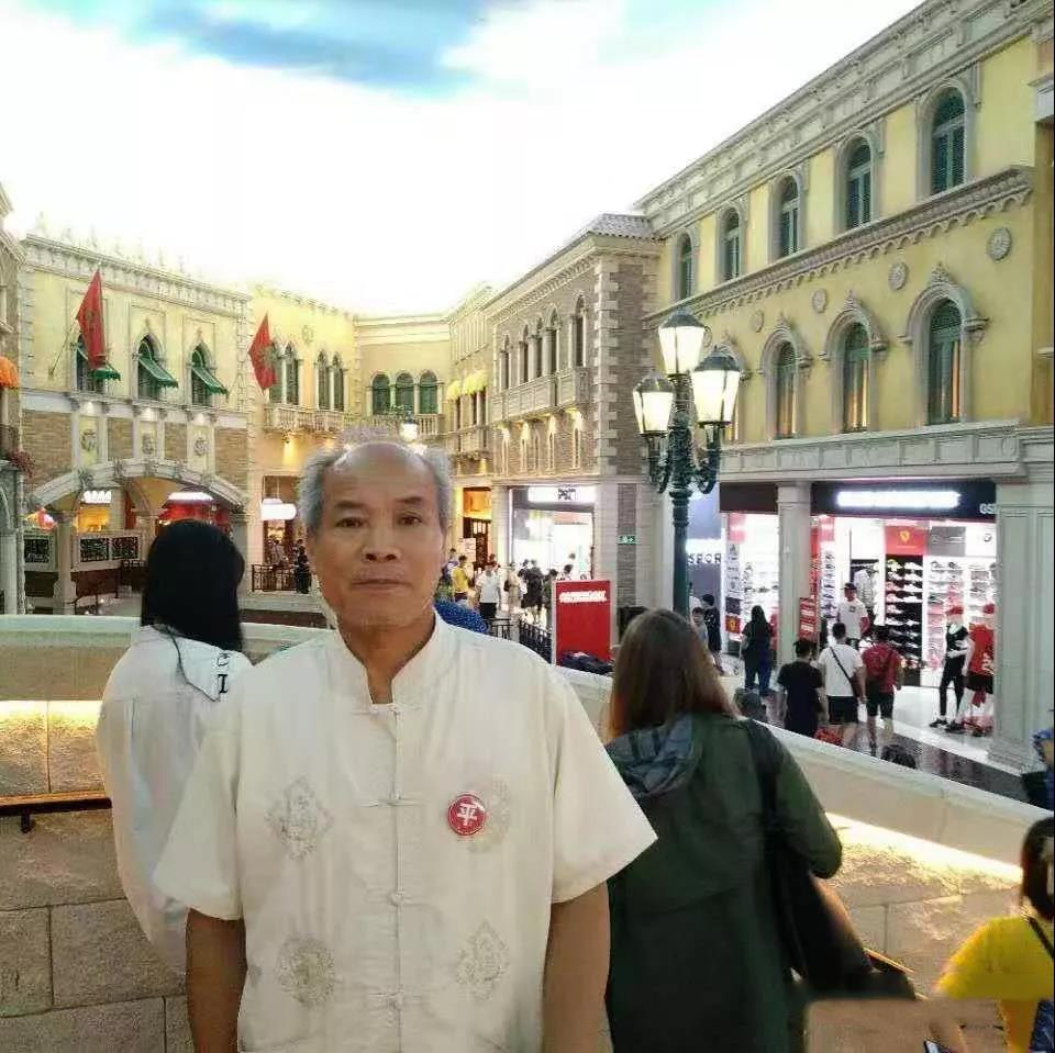 画家书法家刘礼令个人艺术简介,刘礼令画家简介,刘礼令作品价格,刘礼令个人简介,刘礼令艺术作品,书法家刘礼令简介,画家刘礼令简介