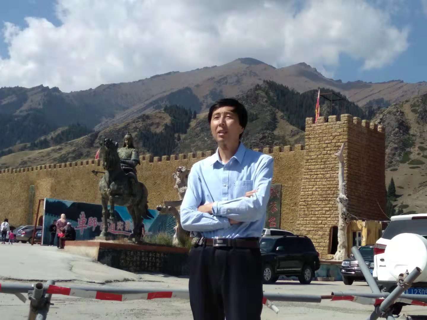 画家书法家卢旭东个人艺术简介,卢旭东画家简介,卢旭东作品价格,卢旭东个人简介,卢旭东艺术作品,书法家卢旭东简介,画家卢旭东简介