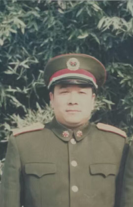 画家书法家周春华个人艺术简介,周春华画家简介,周春华作品价格,周春华个人简介,周春华艺术作品,书法家周春华简介,画家周春华简介