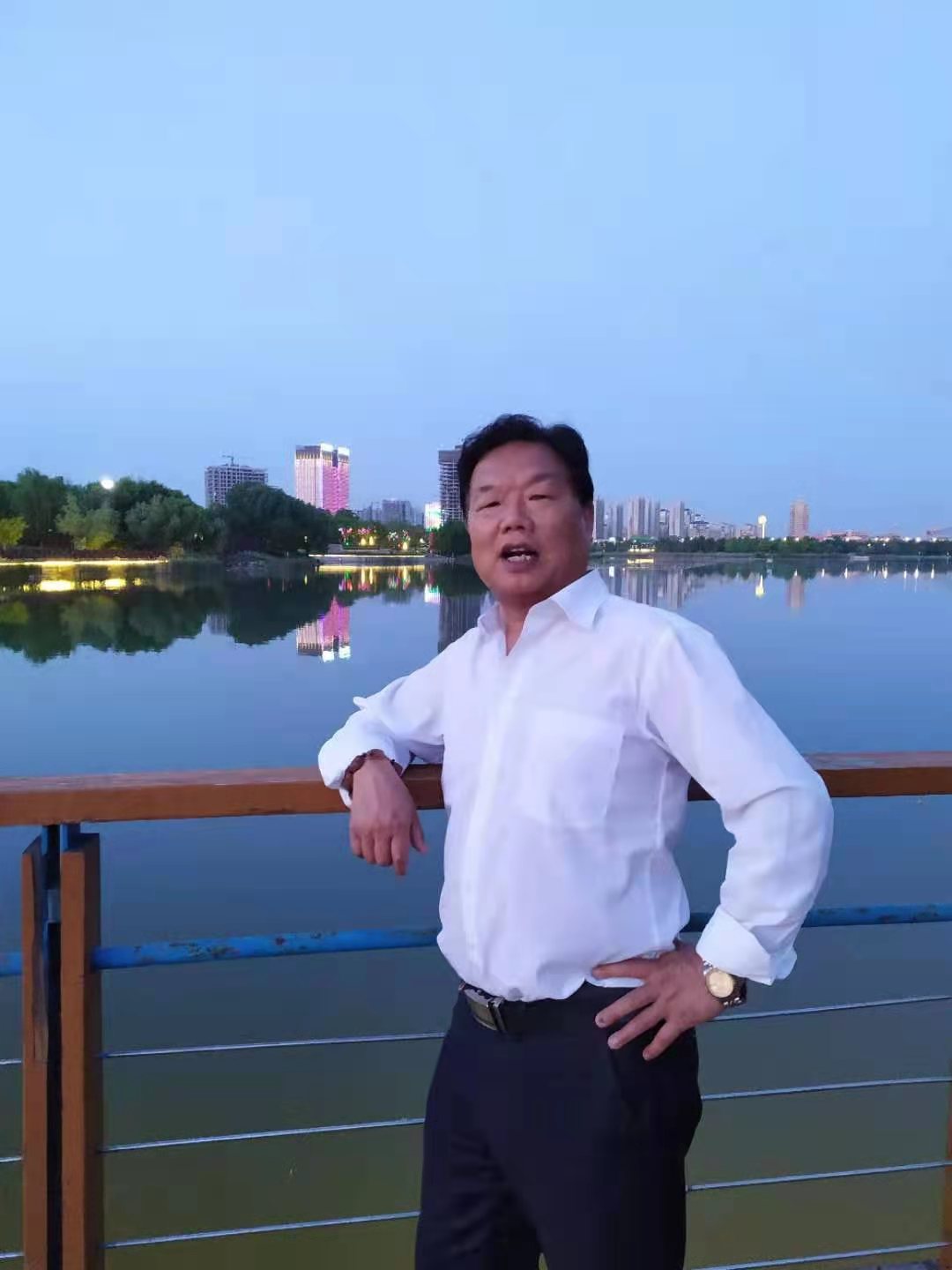 画家书法家王运甫个人艺术简介,王运甫画家简介,王运甫作品价格,王运甫个人简介,王运甫艺术作品,书法家王运甫简介,画家王运甫简介